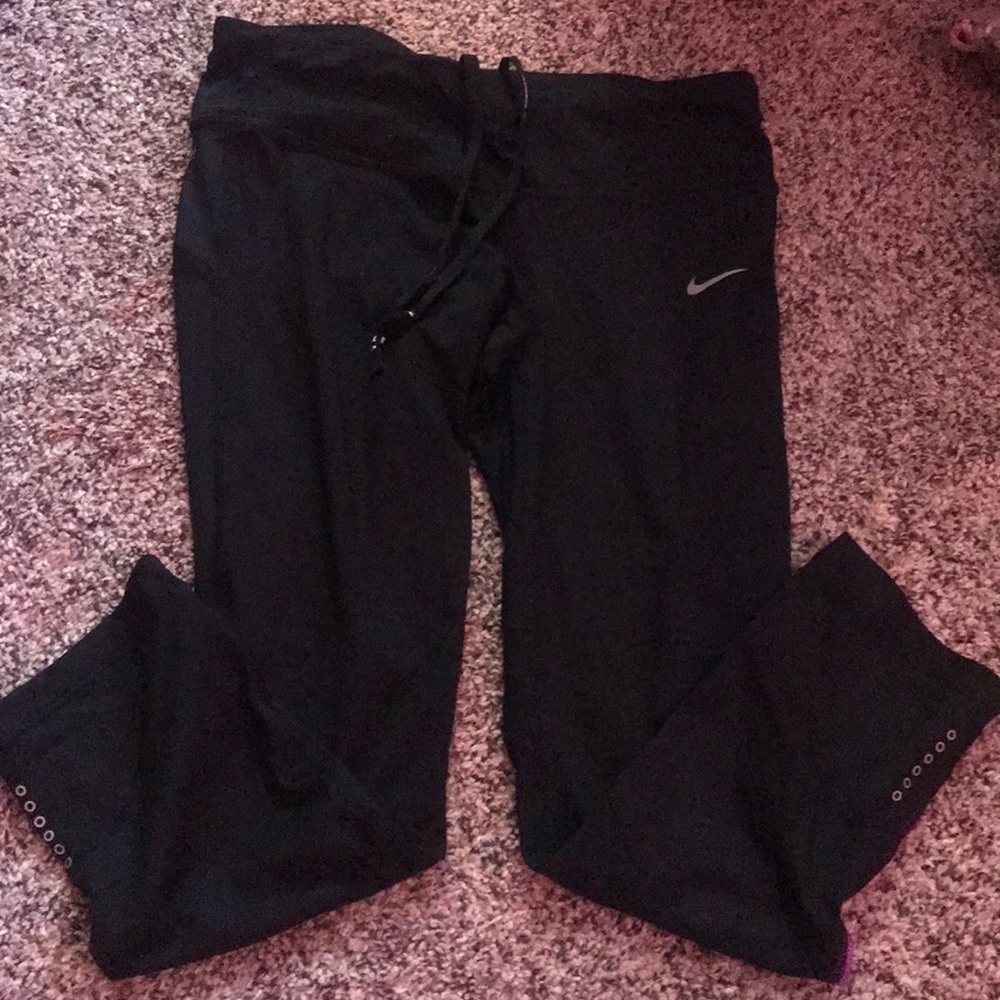 Selling my barely worn Nike crop leggings!